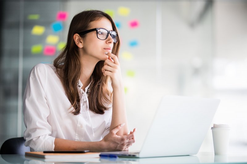 Você sabe quais são as regras para contratar uma empregada doméstica aposentada? Aqui, respondemos essas e outras questões. Saiba mais agora! Empregada doméstica aposentada: posso contratar e não registrar?