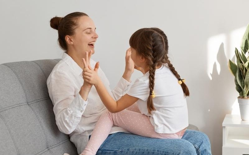 Rescisão de contrato de Babá: passo a passo