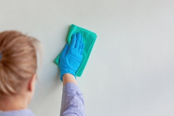 Quantas horas extras minha doméstica pode fazer? Entenda