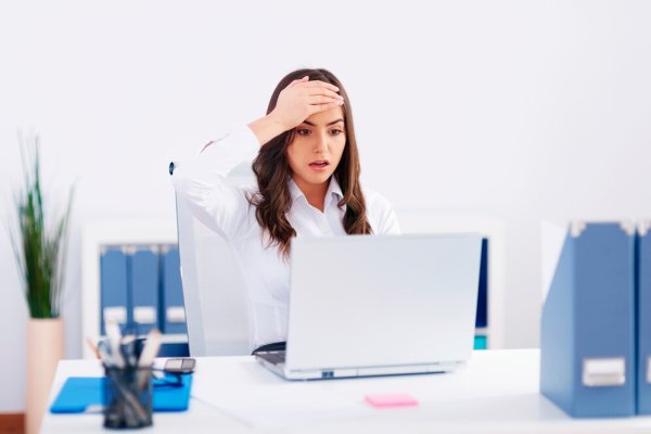 O que pode dar errado se o empregador doméstico não contratar uma empresa para o gerenciamento do vínculo empregatício?