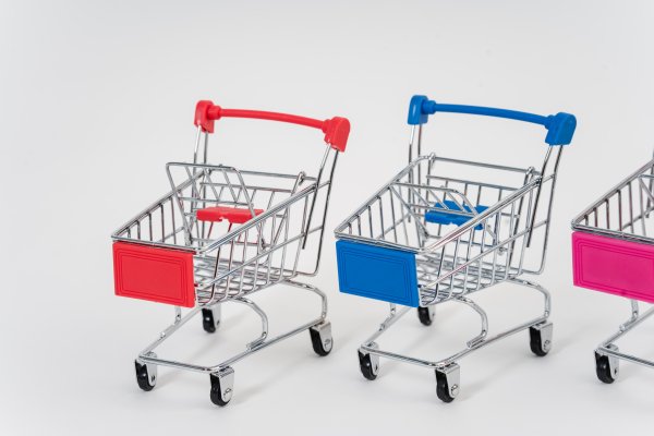 Empregada doméstica tem direito à cesta básica? Saiba o que é obrigatório