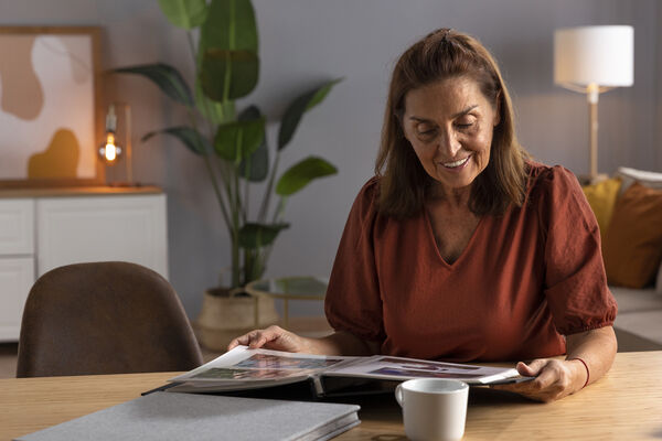 Saiba como calcular, lançar e quitar a 2ª parcela do 13º salário da empregada doméstica no prazo legal, com os descontos e encargos devidos, evitando multas e pendências no eSocial Doméstico.