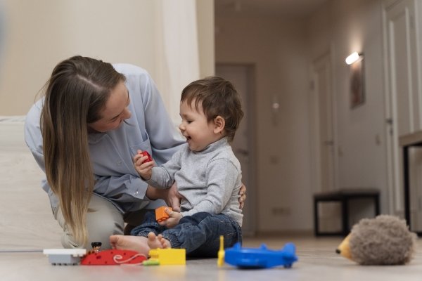 As férias da babá podem coincidir com as férias escolares? Entenda!