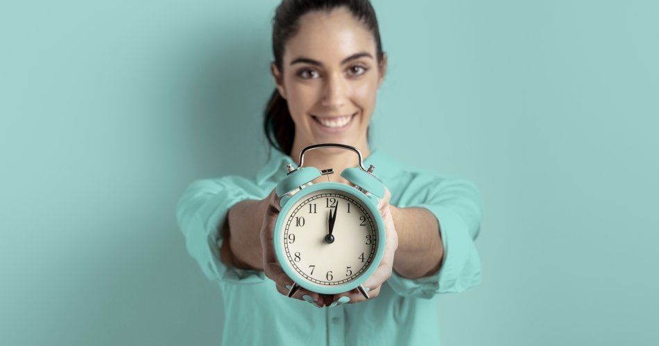 Banco de horas de empregada doméstica: entenda o que pode e o que não pode