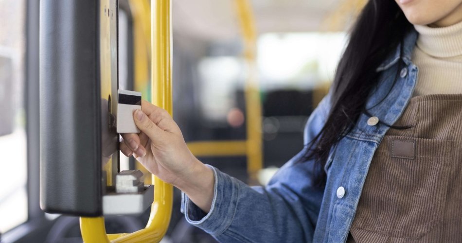 Vale-transporte em dinheiro é permitido por lei?