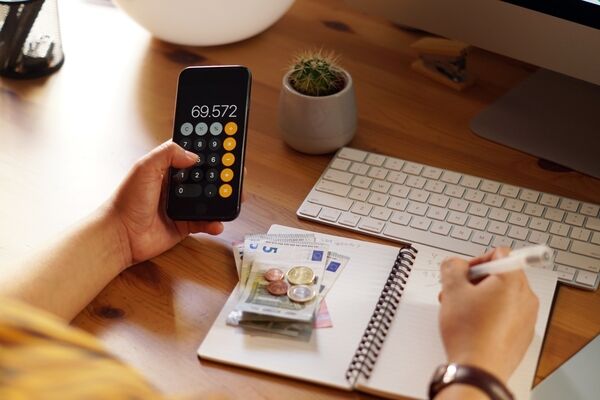 Preciso declarar gastos com doméstica na declaração de Imposto de Renda?