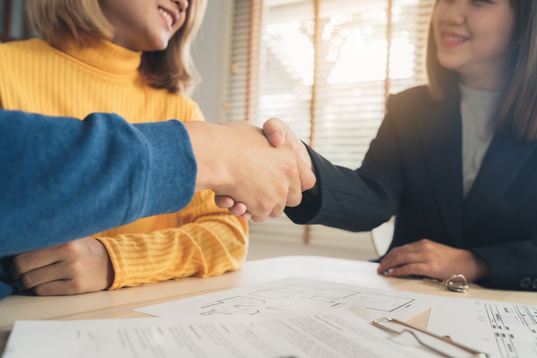 Diferença entre contrato por prazo determinado e indeterminado no emprego doméstico