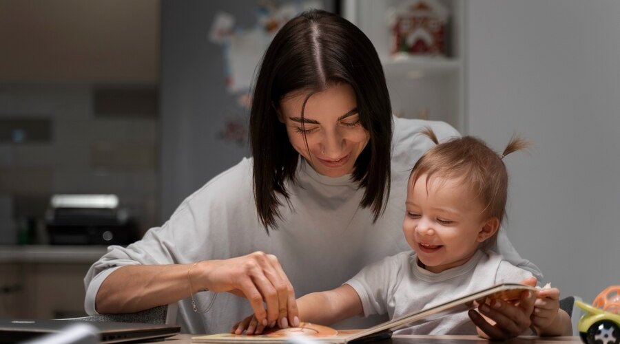 Posso contratar uma babá apenas durante as férias escolares?