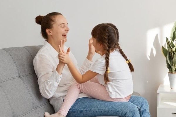 Rescisão de contrato de Babá: passo a passo