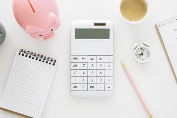 Salário mínimo de doméstica para 2022 - Veja a previsão!