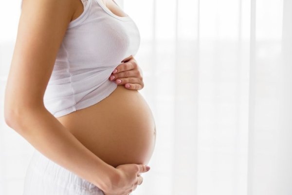 Posso demitir empregada doméstica grávida? Veja os detalhes
