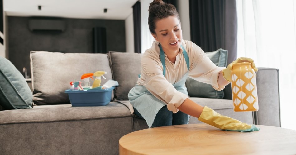 Empregada doméstica pode trabalhar durante o aviso prévio?