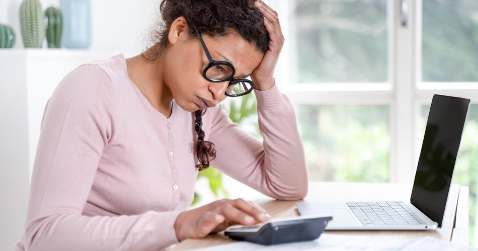 Falta de doméstica sem justificativa: como calcular os descontos?