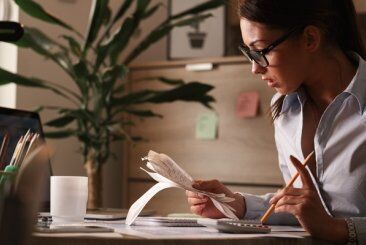 Empregada doméstica faltou ao trabalho: quando o empregador pode descontar? Empregada doméstica faltou ao trabalho: quando o empregador pode descontar?