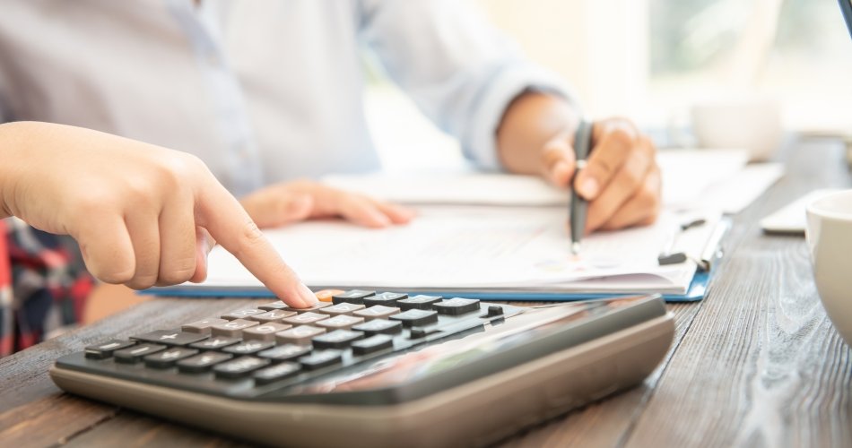 Pagamento do salário e guia DAE de doméstica tem nova data: veja o que mudou