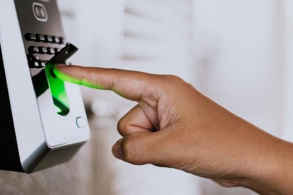 Atenção para os empregadores: os perigos de não manter o controle de ponto atualizado